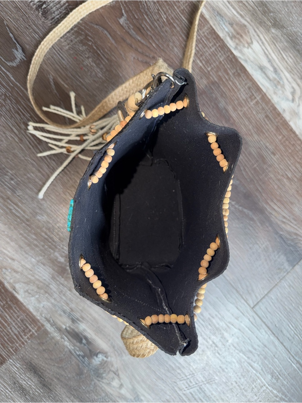 Handcrafted Turquoise Accent Green Pattern Crossbody Bucket Bag - Picture 5 of 5